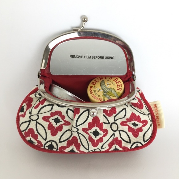 Burt's Bees NEW Kiss Lock Bag 5 Piece Gift Set Lotion Hand Foot Cuticle Creme - Picture 2 of 13